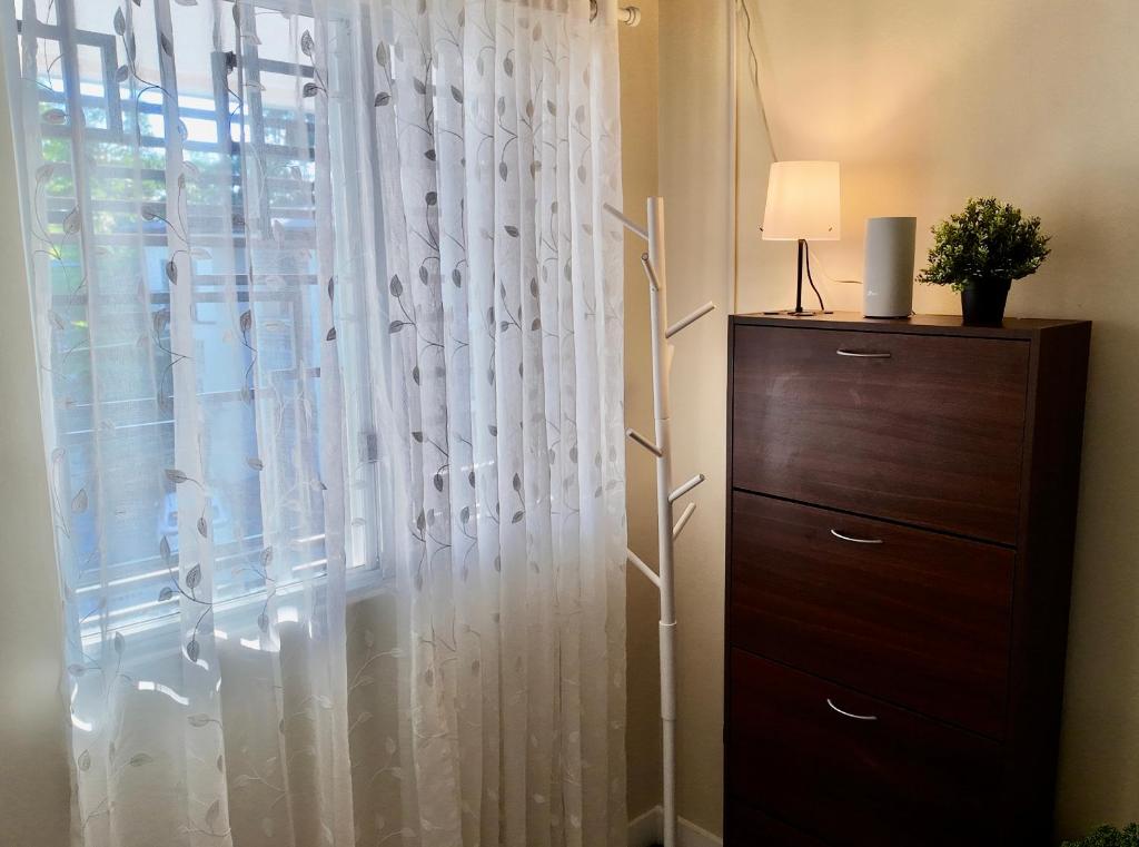 Fotografie z fotogalerie ubytování J&J Antipolo 2 Bedroom Condo with Nature View, Netflix, Karaoke, & Threadmill v destinaci Antipolo