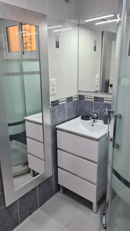 Kúpeľňa v ubytovaní Benalmadena Jupiter - Lovely 1Bedroom Apartment