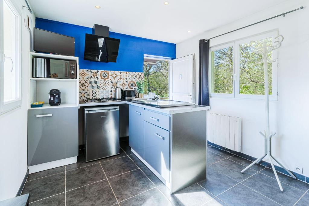 Photo de la galerie de l'établissement Appartement - Terrasse 8m - La Baule - Parking Gratuit - Wifi - Cuisine - Calme, à Pornichet