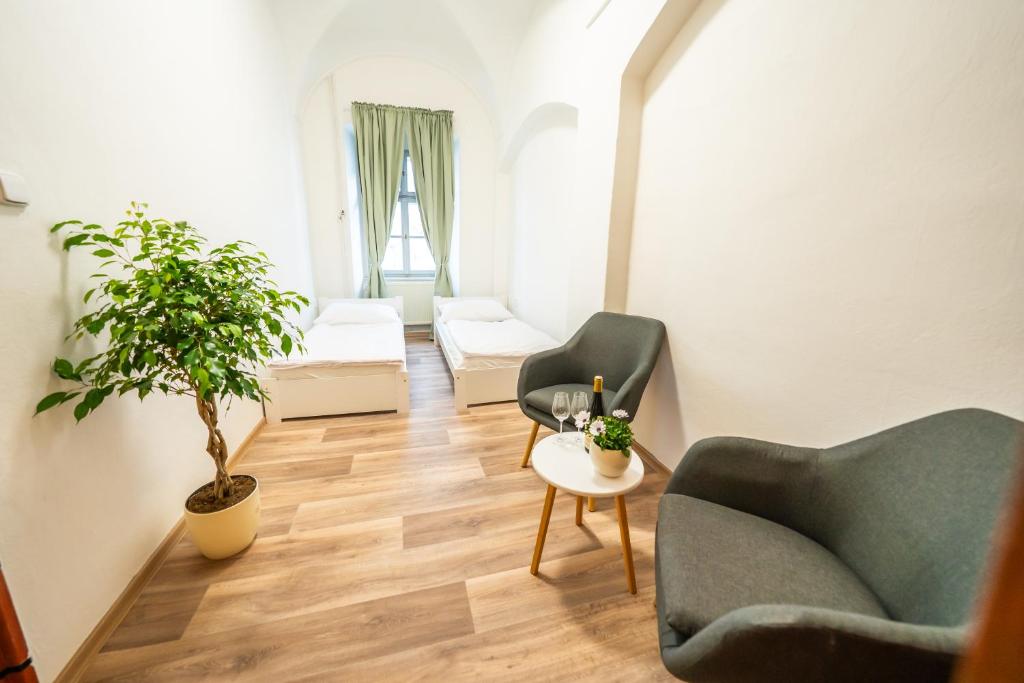 Posezení v ubytování Hostel Králíkárna