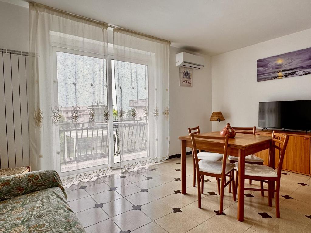 holidaycasa Leone - Con piscina stabilimento balneare e posto auto