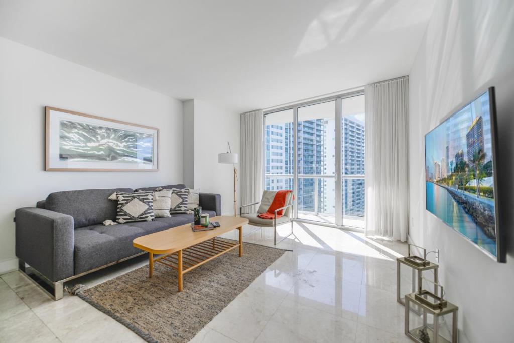 View of Luxury Miami Condo with Breathtaking City & Bay Views, Miami (updated ...