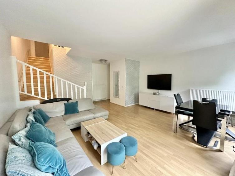 Duplex with Private Garden, Lake Access Paris and Disney
