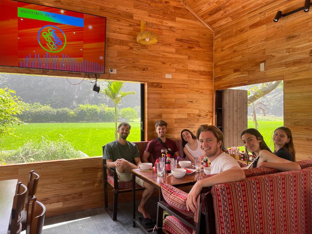 Ninh Binh Mountainside Bungalow - 9