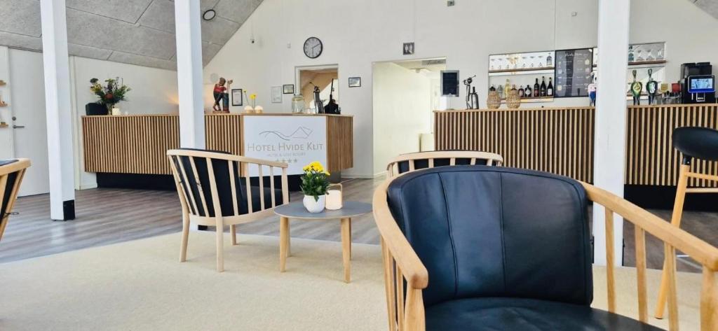 Posezení v ubytování Hotel Hvideklit