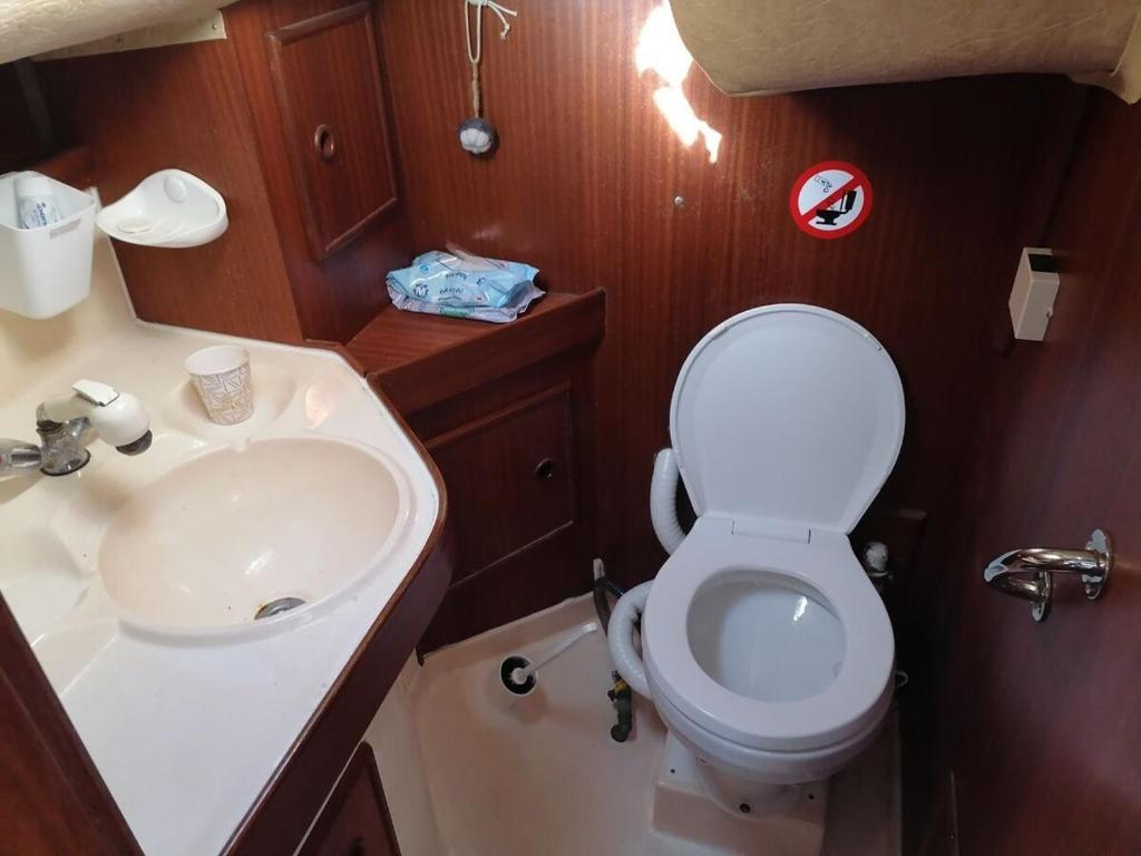 Koupelna v ubytování Yacht-Urlaub in den Buchten von Datca