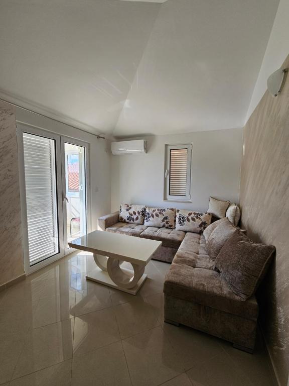 Tirke Apartment