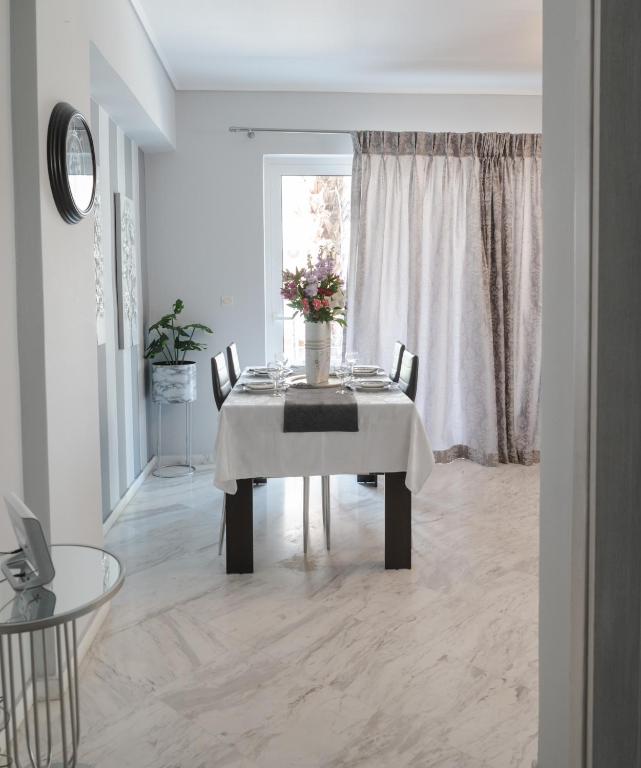 Fotografie z fotogalerie ubytování Sea View Apartment v destinaci Chalkis