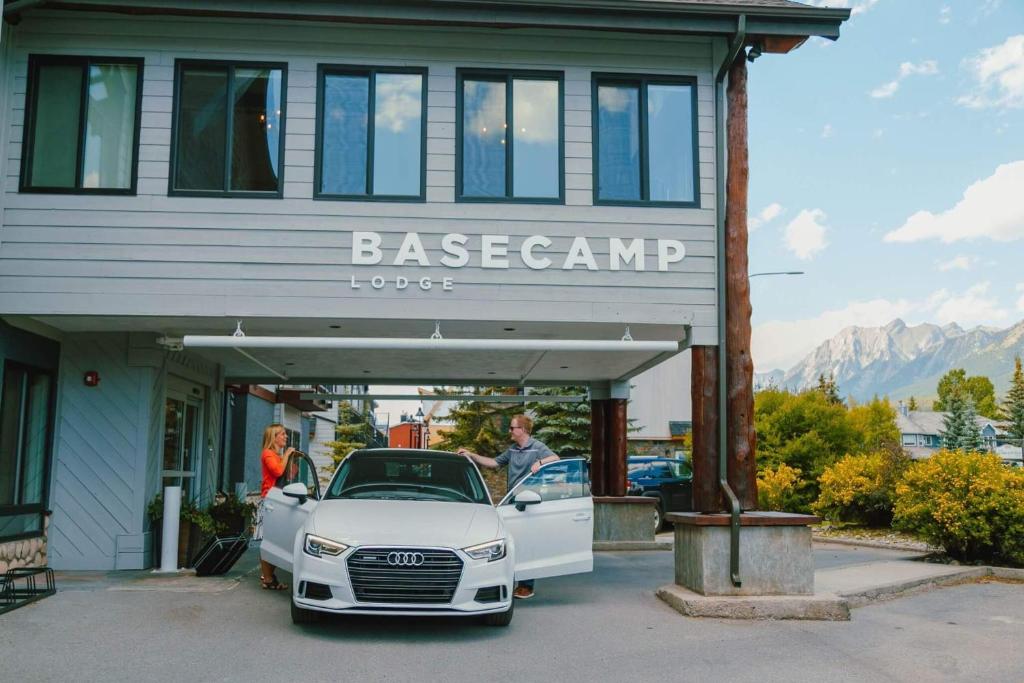 Basecamp Lodge Canmore - Resim 11