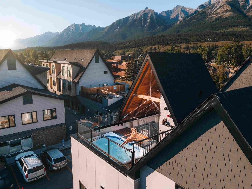 Nespecifikovaný výhled na hory nebo výhled na hory při pohledu z hotelu