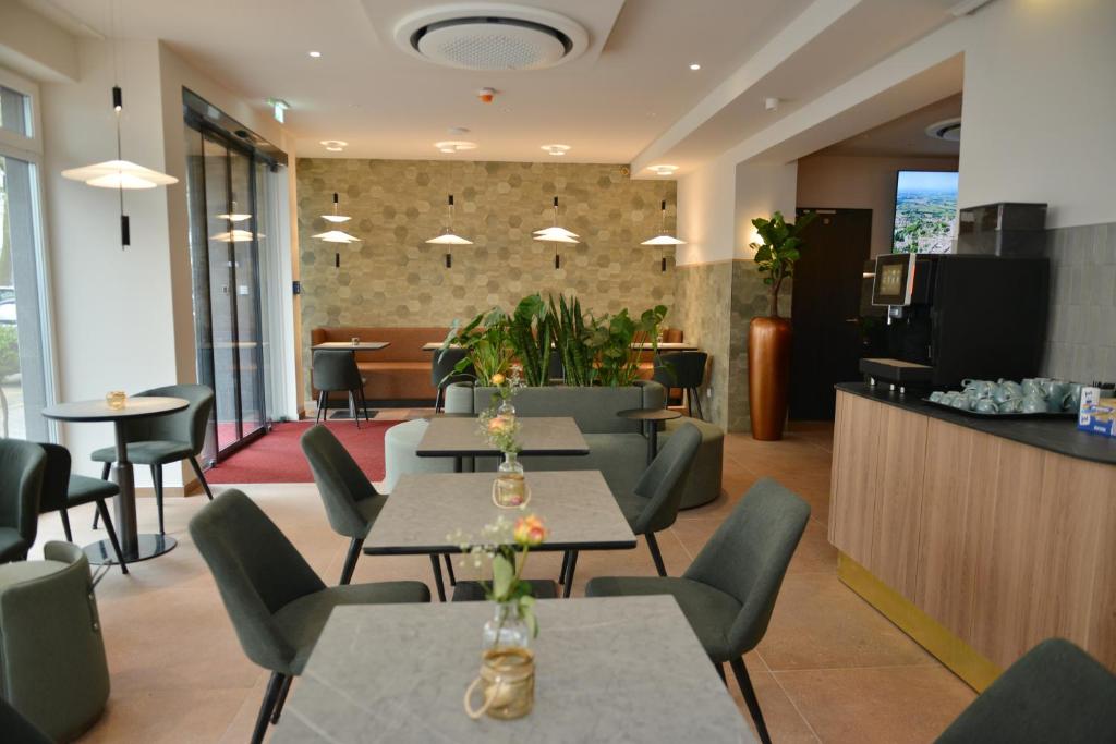 Day8 Hotel - Resim 4