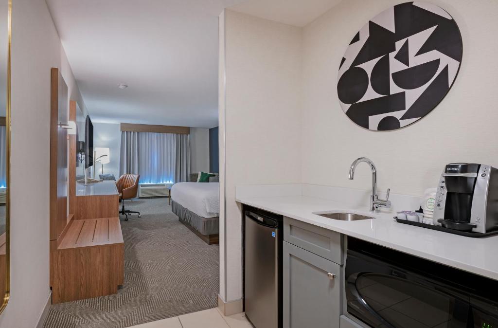 
Standard King Room with Sofa Bed - Non-Smoking
