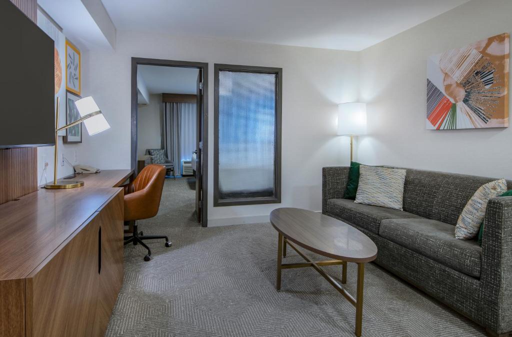 Posezení v ubytování Holiday Inn Hotel and Suites-Kamloops by IHG