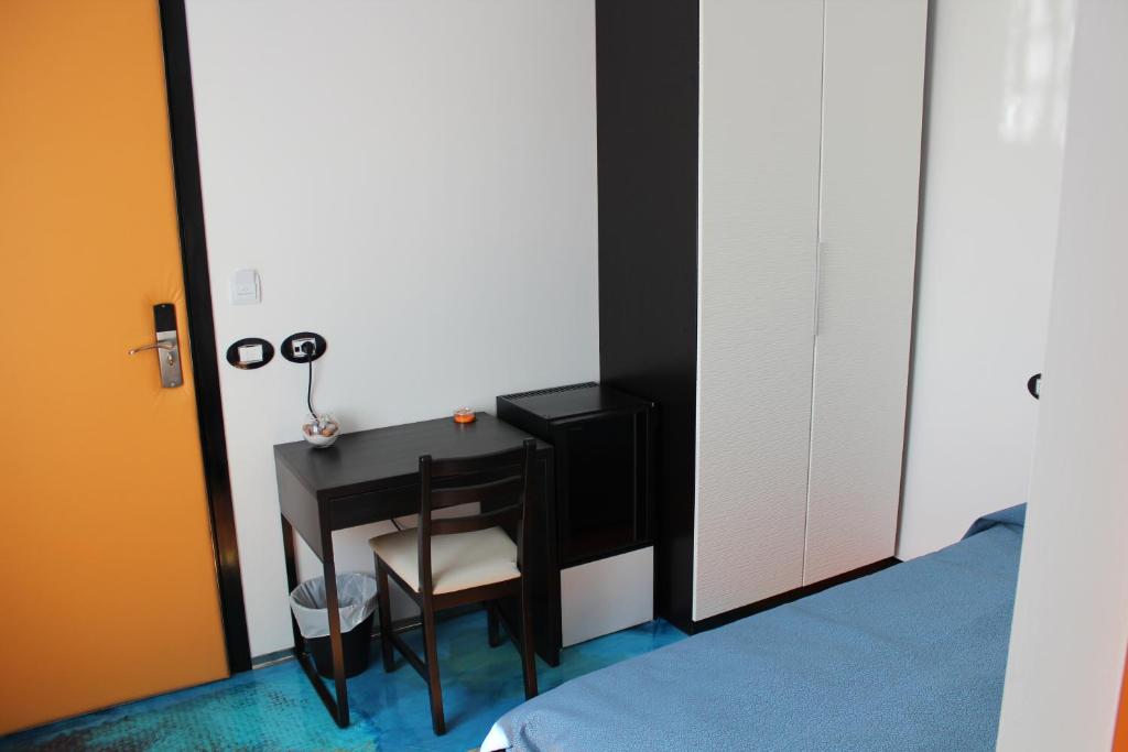 Follow Me B&B - Single Room