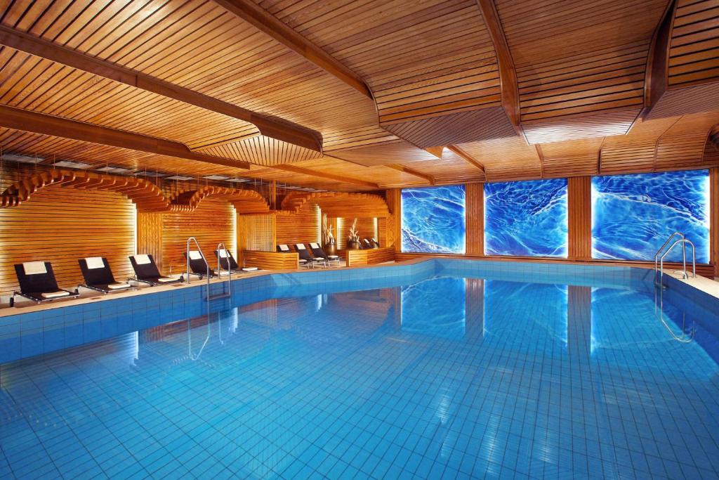 Bazén v ubytování The Westin Leipzig nebo v jeho okolí