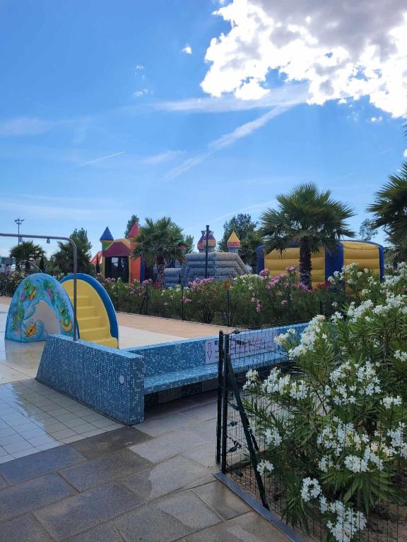 Bazén v ubytování Charmant mobil-home à 200 m des plages nebo v jeho okolí