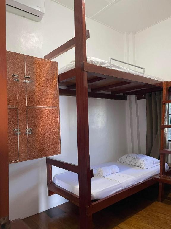Beachfront · Private Beach Beachfront Hostel - Family Room With Shared Bathroom