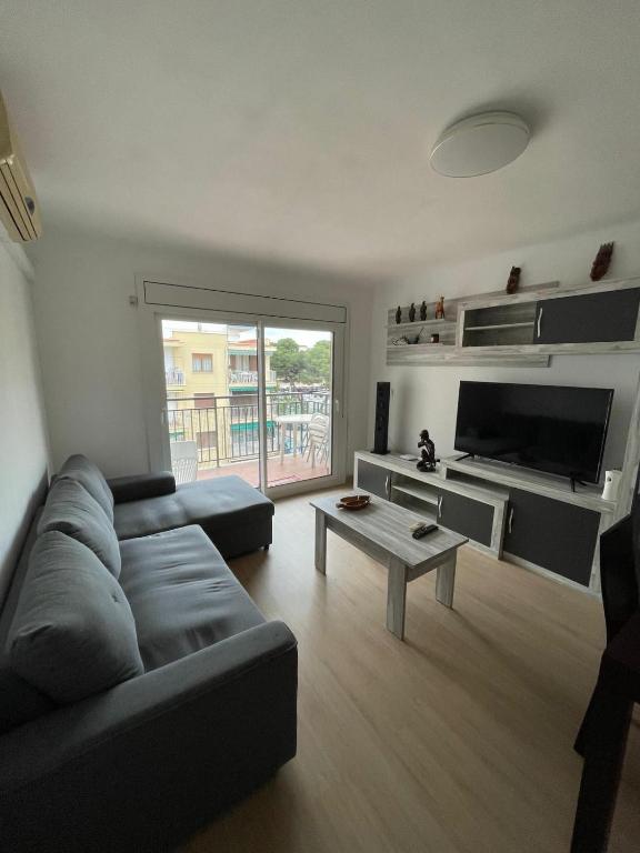 Una televisión o centro de entretenimiento en Salou Ed Monica