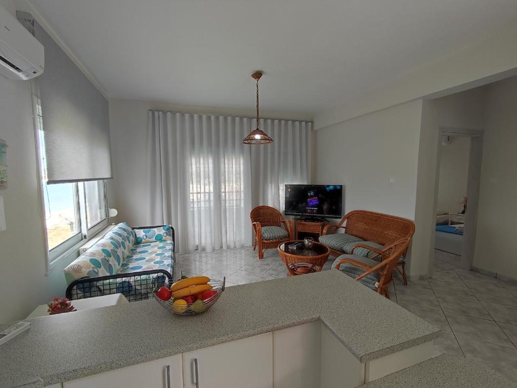 A television and/or entertainment centre at Maries Seaside Home
