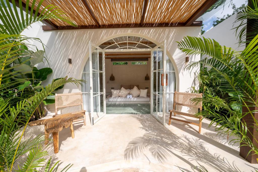 Mayiki Boutique Hotel - 1