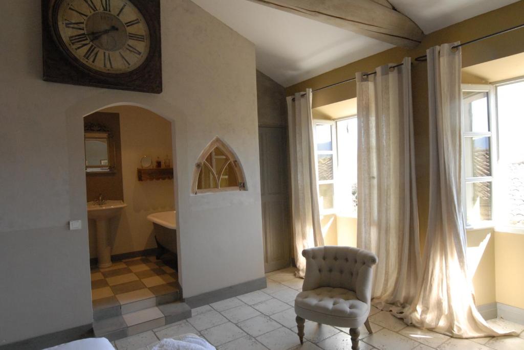 Clos De La Fontaine - Double Room With Private Bathroom