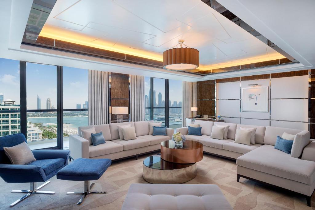 Posezení v ubytování Hilton Dubai Palm Jumeirah