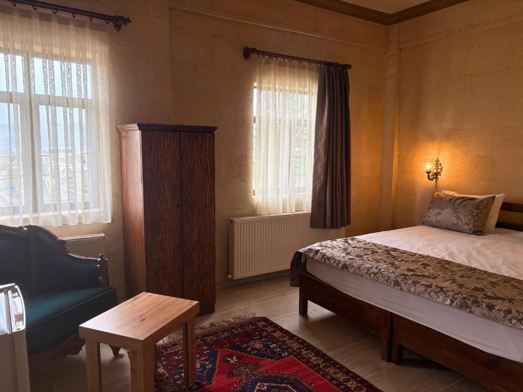 Elysee Cave House - 5