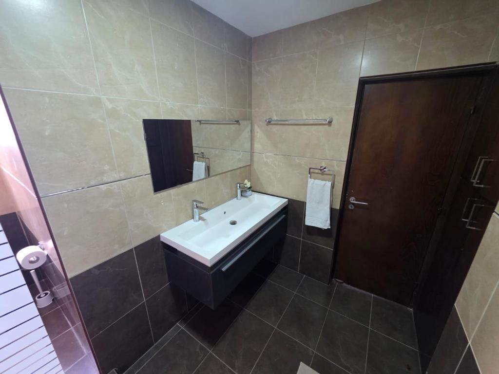 Town centre suites - Standard Triple Room