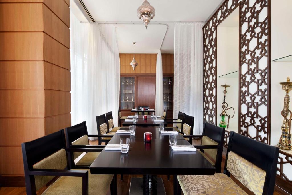Khu vực ghế ngồi tại Grand Hyatt Doha Hotel & Villas