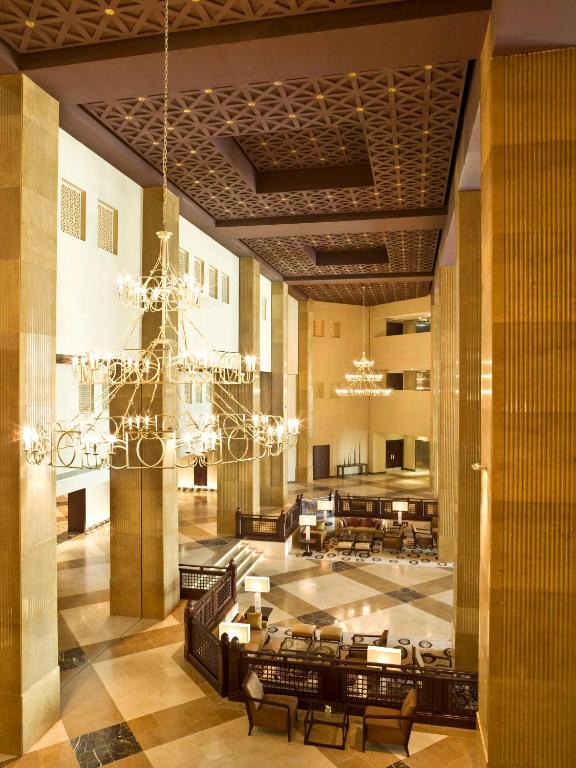 Khu vực ghế ngồi tại Grand Hyatt Doha Hotel & Villas