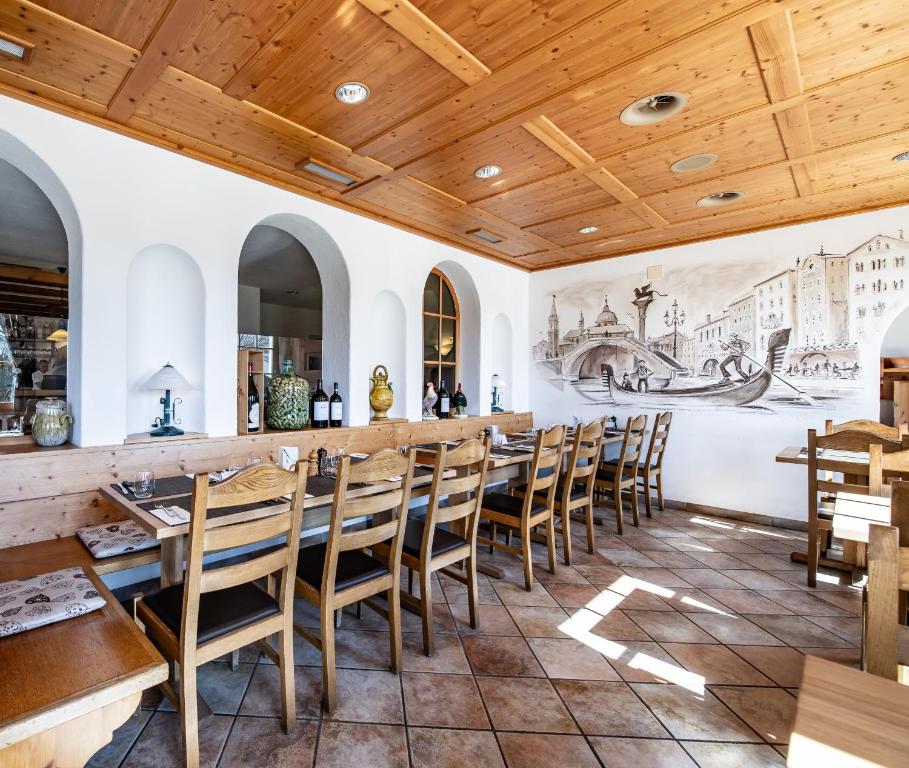 Restaurace v ubytování Hotel Vorab - Kulinarische Vielfalt