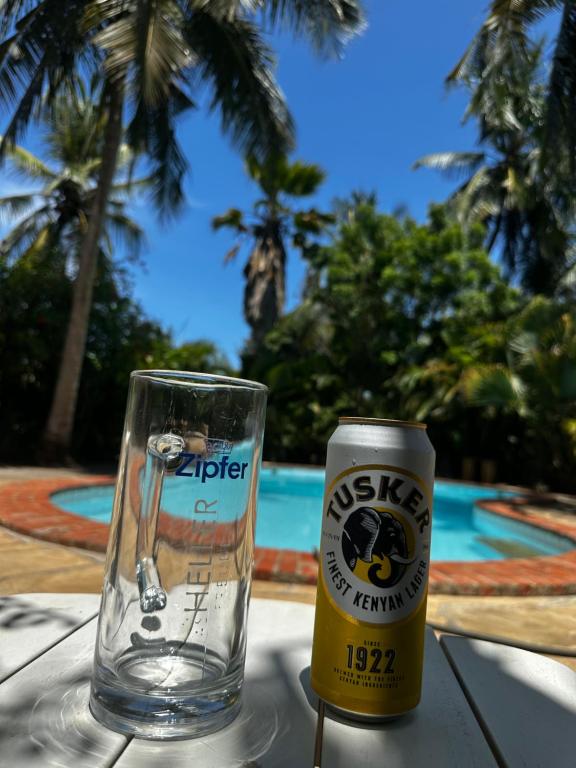 Nápoje v ubytování Diani Hideaway Beach Villa, private pool, air conditioning and WiFi