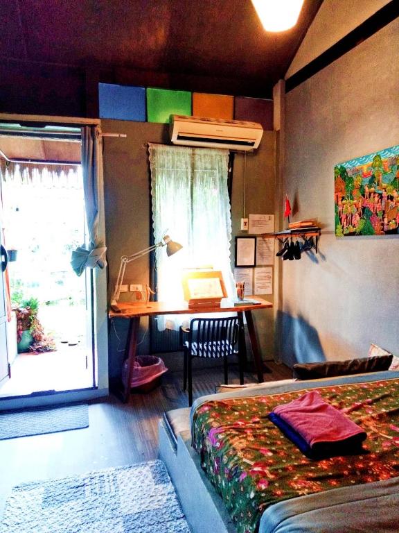 Artist's Place Trat - 15