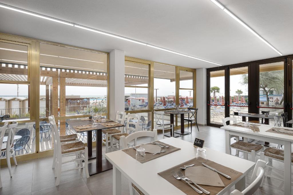 Restaurace v ubytování Hotel Cola Frontemare