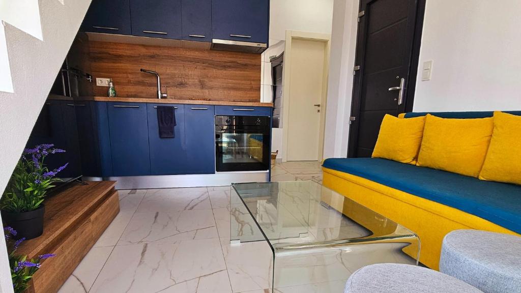 Khu vực ghế ngồi tại Terpsi's Loft with Pool Access by Horizon Homes