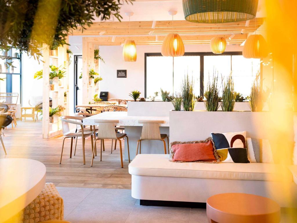 Area soggiorno di ibis Styles Montauban