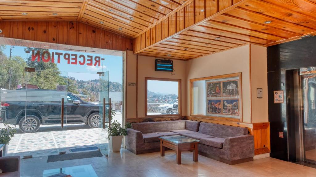 Istumisnurk majutusasutuses Basera Hotel