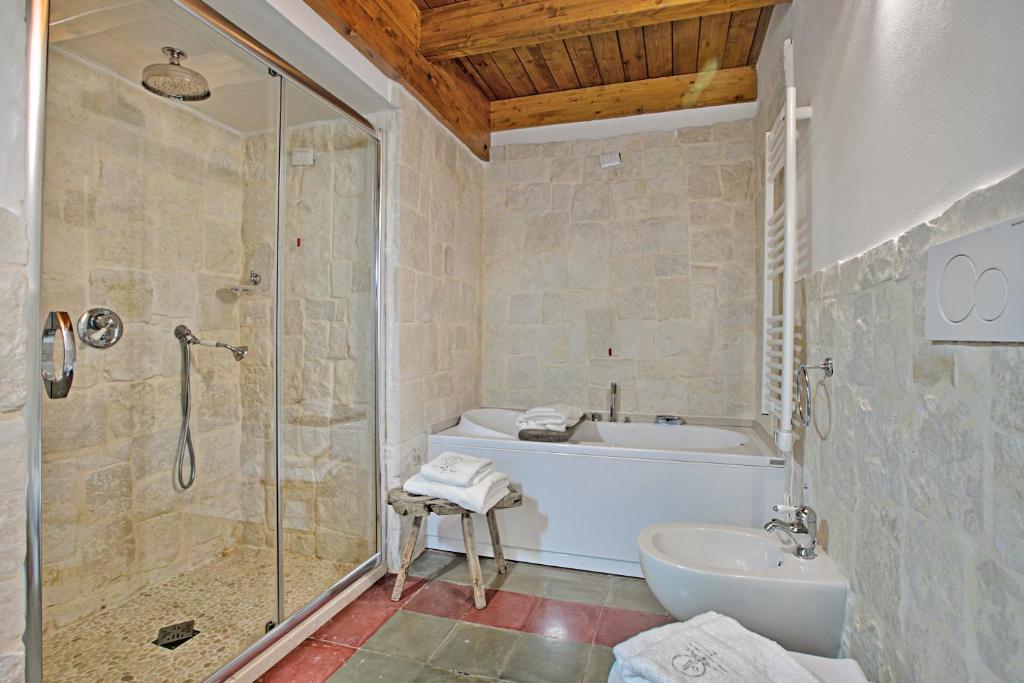 Łazienka w obiekcie Masseria Antoglia Rooms