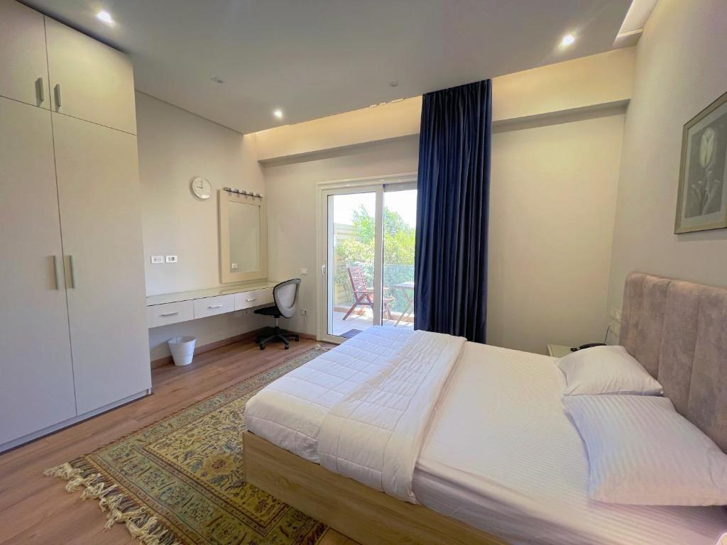 Postel nebo postele na pokoji v ubytování فيلا فندقية بالشيخ زايد - Zayed Suites B