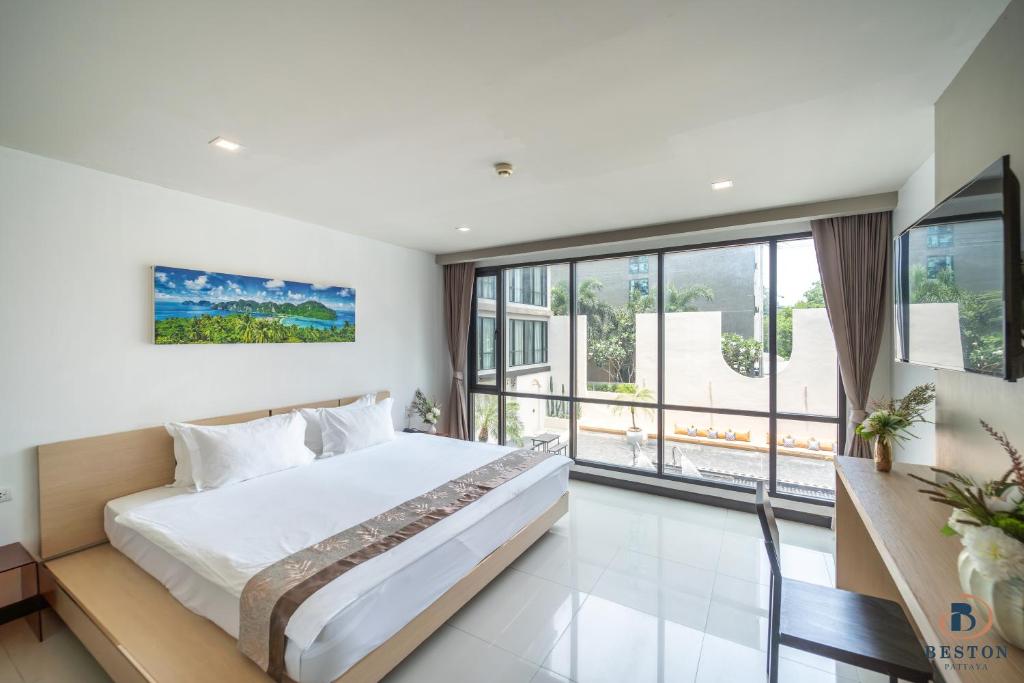 
Superior King Room with Pool View
