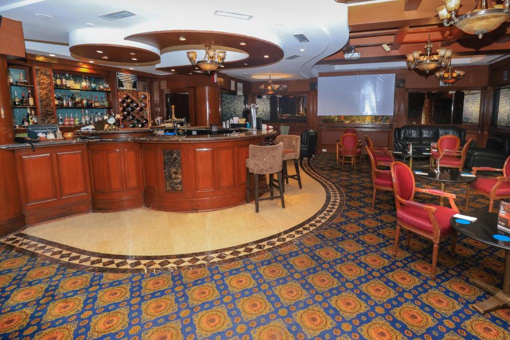 Lounge nebo bar v ubytování Le Royal Meridien Chennai