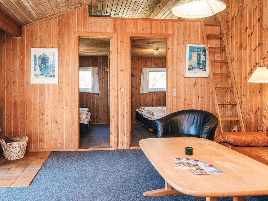 Posezení v ubytování 6 person holiday home in Fanø-By Traum