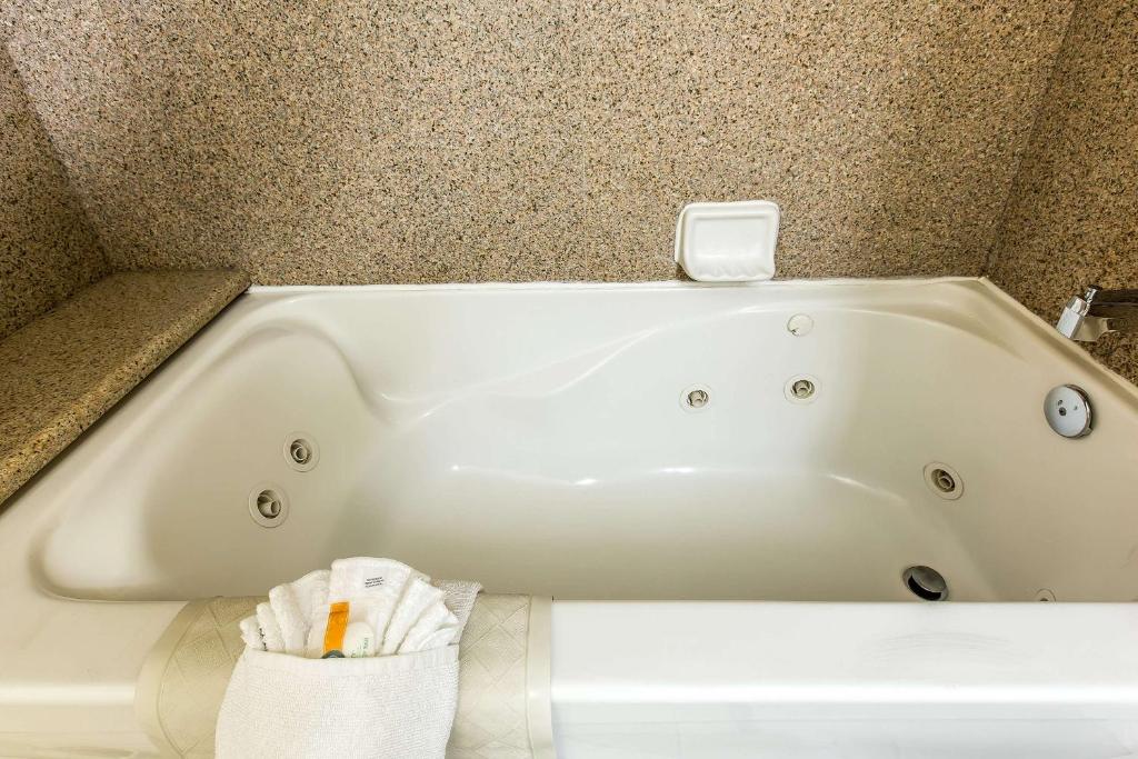 Quality Inn Near China Lake Naval Station photo