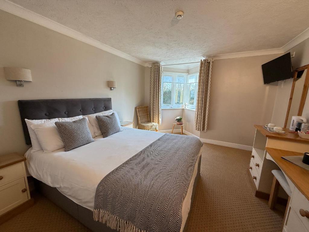 The River Haven Hotel - 