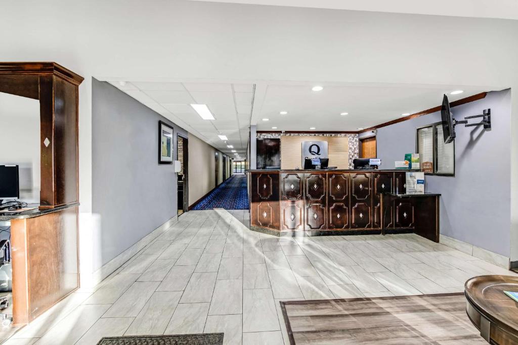Quality Inn Merriam Kansas City photo