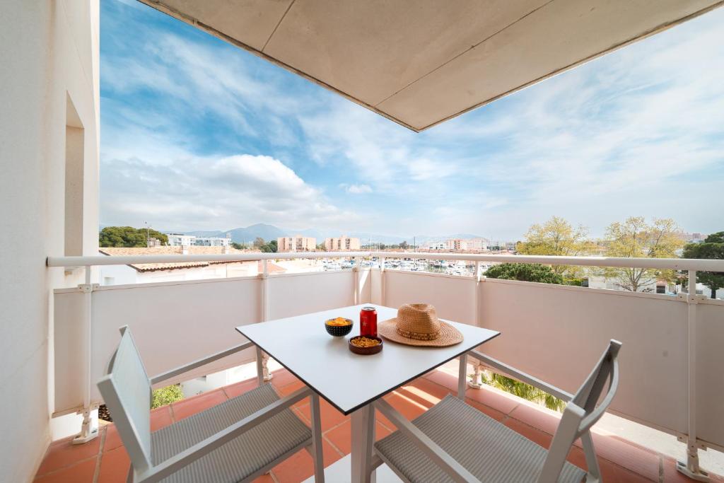 Vista Roses Mar - Apartamento con Piscina