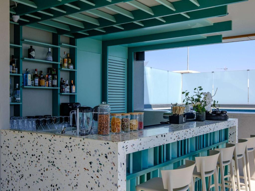 Nápoje v ubytování Mercure Larnaca City