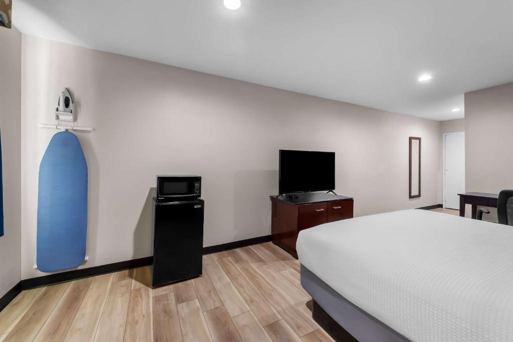 Quality Inn San Diego South - Chula Vista photo