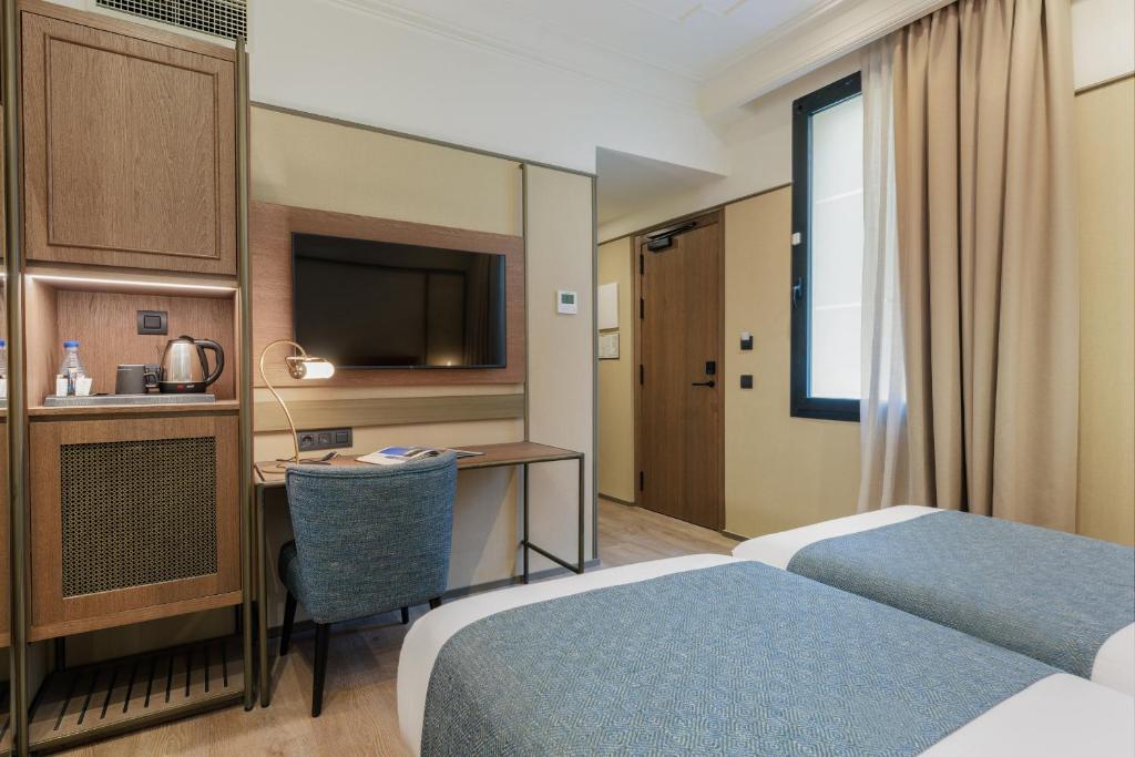 Hotel Medinaceli - 2