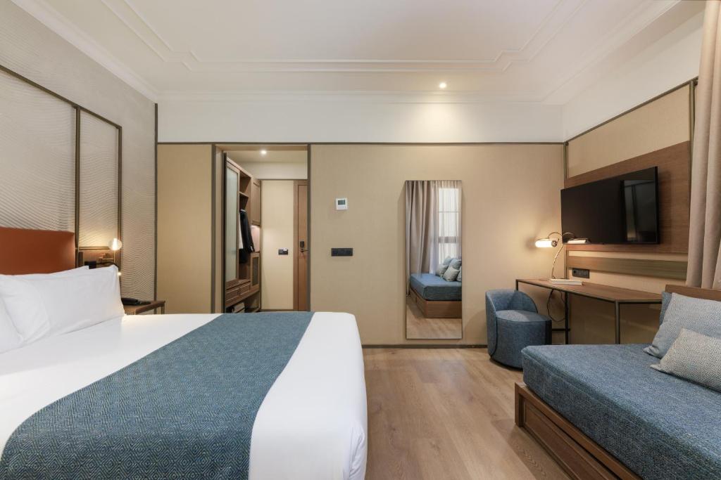 Hotel Medinaceli - 13